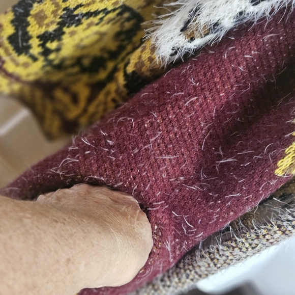 MAXSPORT maxi sweater NWT size S 368$ tag still on gold burgundy cream. … - Picture 11 of 15